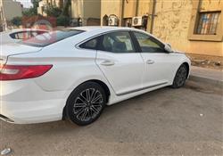 هیۆندای ازێرا